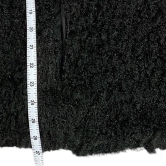 VERTIGO - FUZZY FURRY - DARK BLACK VEST - FULLY LINED - NEW WITH TAGS 🏷 - B20 - Picture 2 of 11